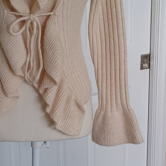 EUC Vici Ruffled Tie-Front Bell Sleeve Cream Cardigan Size Small - Picture 4 of 6